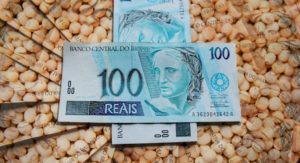 Contratos futuros da soja travam e produtor aguarda definição