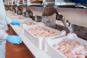Arábia Saudita suspende 11 estabelecimentos exportadores de carnes de aves brasileiros