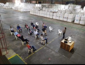 Produtores visitam parque industrial da Coopavel