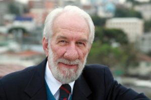 Governador do Paraná em exercício visita a Lar