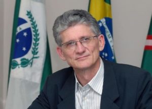 Ortigara lança na Amop Manual para secretários de Agricultura