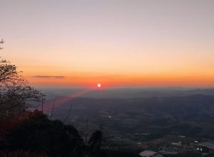 Clima: calor e umidade baixa predominam