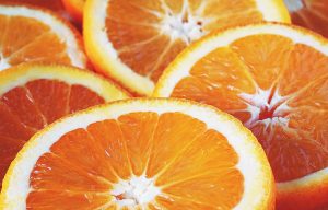 Mesmo com demanda baixa, preços da laranja sobem