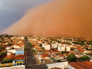 Tempestade de poeira pode atingir o Paraná?