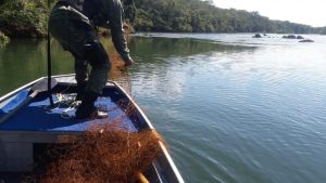 Colônia de pescadores ameaçada no oeste do Paraná