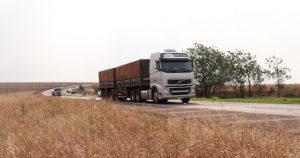 Greve dos caminhoneiros: governo afirma que adesão é baixa