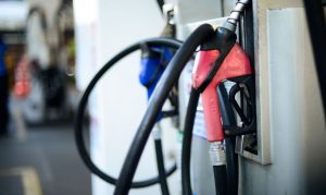 No Brasil preço médio da gasolina é de R$ 6,71