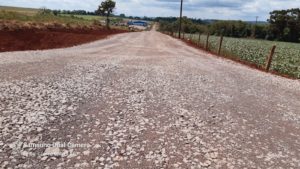 Cascavel investe em estradas rurais