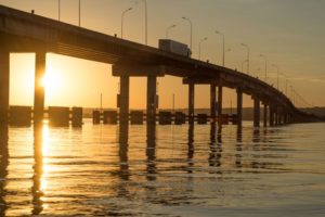 Placas fotovoltaicas vão iluminar a Ponte Ayrton Senna, em Guaíra
