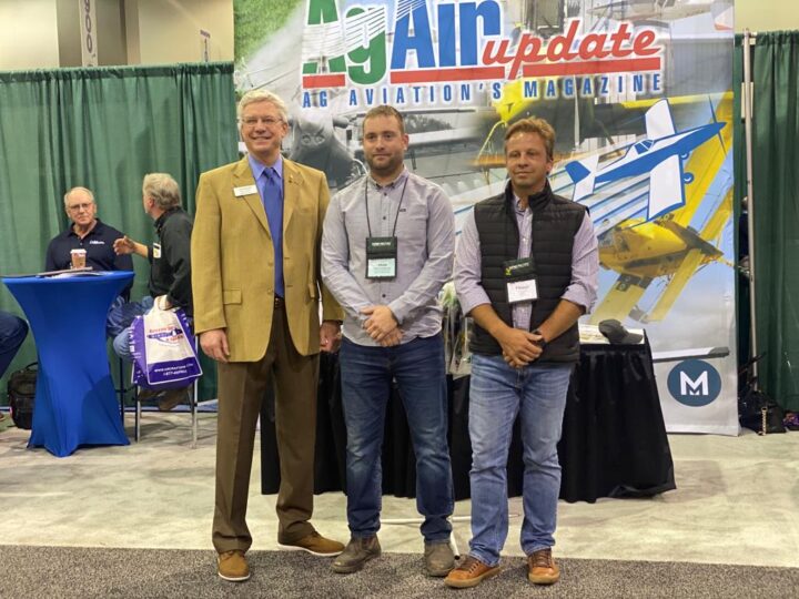 Presidente de Sindag e do Comitê Mercosul e Latino-Americano de Aviação Agrícola, Thiago Magalhães, teve uma conversa com dirigente da NAAA, Mark Kimmel, e o presidente da Associação Canadense de Aplicadores Aéreos (CAAA), Chad Vanderbyl.