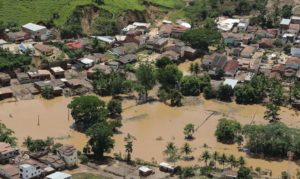 Chuva na Bahia afeta abastecimento de frutas no Paraná