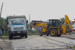 Tornado deixa rastro de destruição em SC