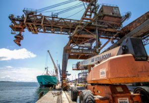 Porto de Paranaguá se prepara para exportação de grãos e farelos