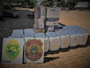 Agrotóxico ilegal é apreendido após perseguição em área rural