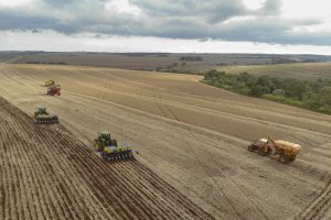 PIB sobe 1% enquanto a agropecuária recua 0,9% no 1º trimestre