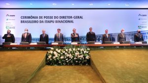 O presidente participou da posse do diretor-geral brasileiro, almirante Anatalicio Risden Junior, em Brasília, nesta terça-feira (22).