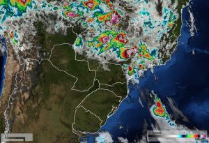 Chuva começa a se afastar e semana começa com sol