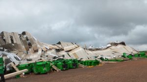 Temporal causa destruição no Paraná