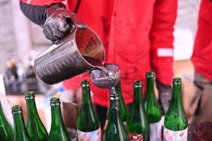 Cervejaria da Ucrânia passa a fabricar coquetéis molotov
