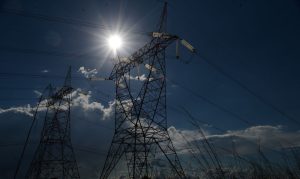 Conta de luz deve ficar mais barata até o fim do ano