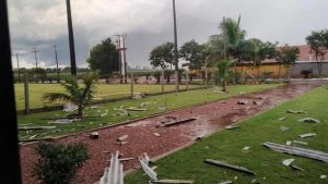 Depois do temporal, milhares de moradores continuam sem luz