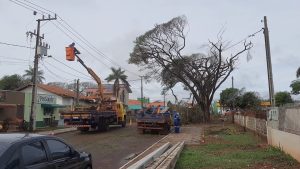 Aproximadamente 30 mil residências sem energia no Oeste do Paraná