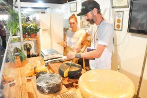 Feira expõe os sabores da produção rural