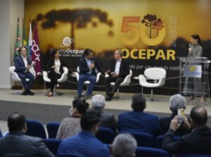Ministro do meio ambiente participa de seminário do Sistema Ocepar