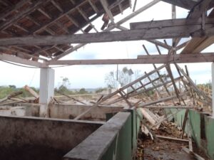 Vendaval causa destruição em colégio agrícola do Paraná