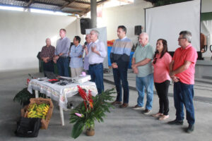 Produtores discutem fruticultura em Dia de Campo