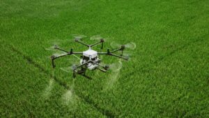 Uso de drones pode gerar mais de 80% de economia com defensivos