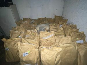 Polícia apreende agrotóxicos ilegais e investiga esquema criminoso na venda do produto