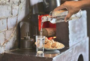Saiba como participar de concurso que premia produtores de cachaça