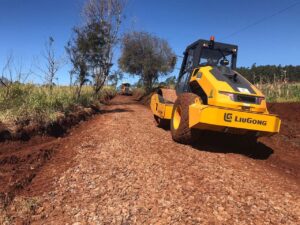 Estradas rurais danificadas pela chuva passam por obras em Cascavel