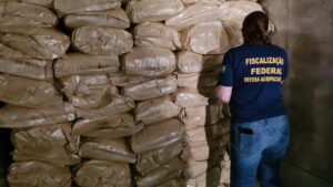Agrotóxicos e fertilizantes importados ilegalmente são apreendidos em operação
