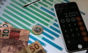Mercado financeiro eleva projeção da inflação para 5,48%