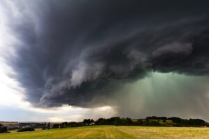 Sexta-feira será de chuva com possibilidade de tempestades no PR