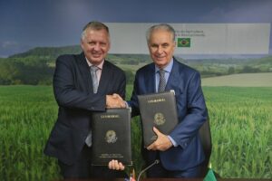 Brasil e Paraguai firmam acordo de cooperação em saúde animal