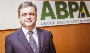 “A média mensal das exportações de carne de frango se mantém acima das 400 mil toneladas”, diz presidente da ABPA