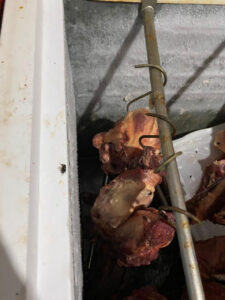 Quase uma tonelada de carne ilegal é apreendida em operação