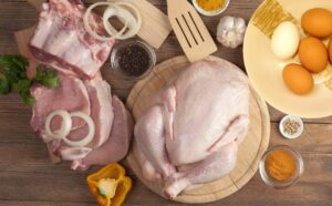 Frango, suíno e ovos: saiba das projeções para produção, consumo e exportações destes produtos