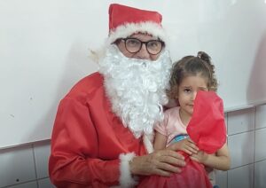 Papai Noel chegou: crianças da região Norte de Cascavel recebem presentes da Comissão Feminina do Sindicato Rural