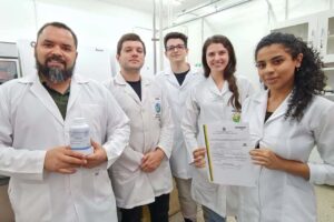 Universidade do PR obtém registro de biofungicida que controla doenças em plantas