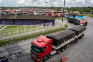 Escoamento de cargas volta ao normal no Porto de Paranaguá