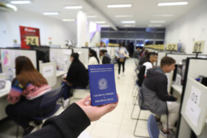 Oportunidade! Paraná tem milhares de vagas de emprego, muitas delas no agro