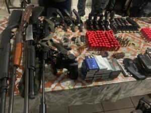 Polícia desarticula quadrilha após invasão a uma fazenda; diversas armas foram apreendidas