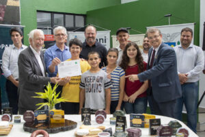 Agroindústrias de Toledo recebem selo importante para comercializar produtos em todo Brasil