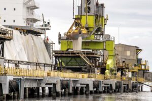 Em um único navio, Porto de Paranaguá recebe maior carga de fertilizante da história