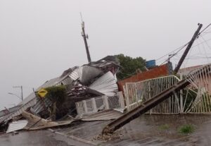 Tempestade deixa rastro de destruição em Santa Catarina