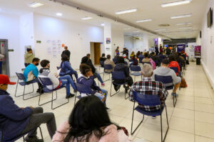 Paraná tem mais de 14 mil vagas de emprego; linha de produção é um dos principais setores